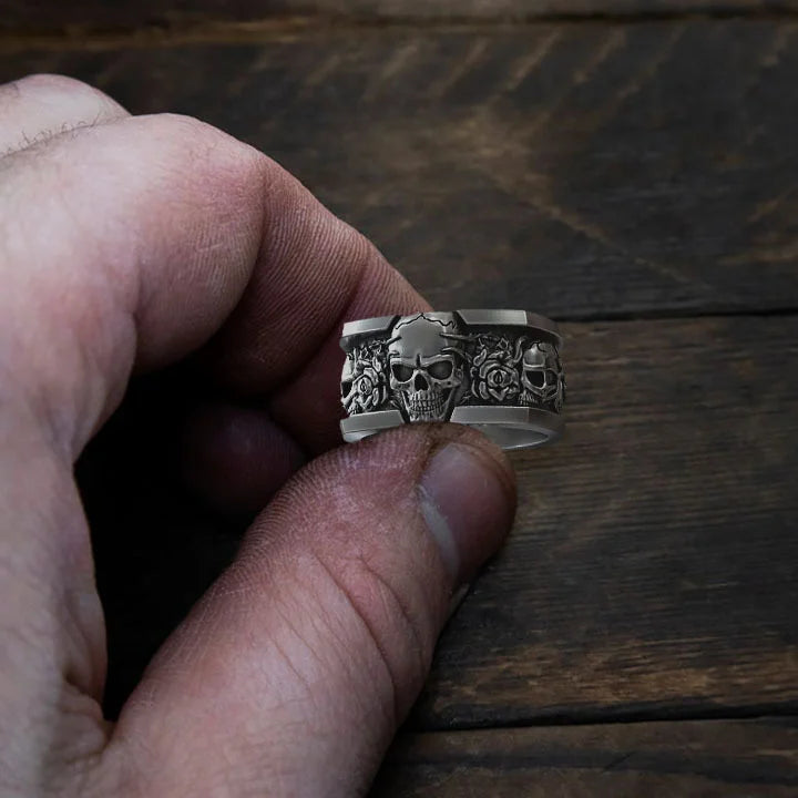 Roses Of Eternity Skull Thorns Ring