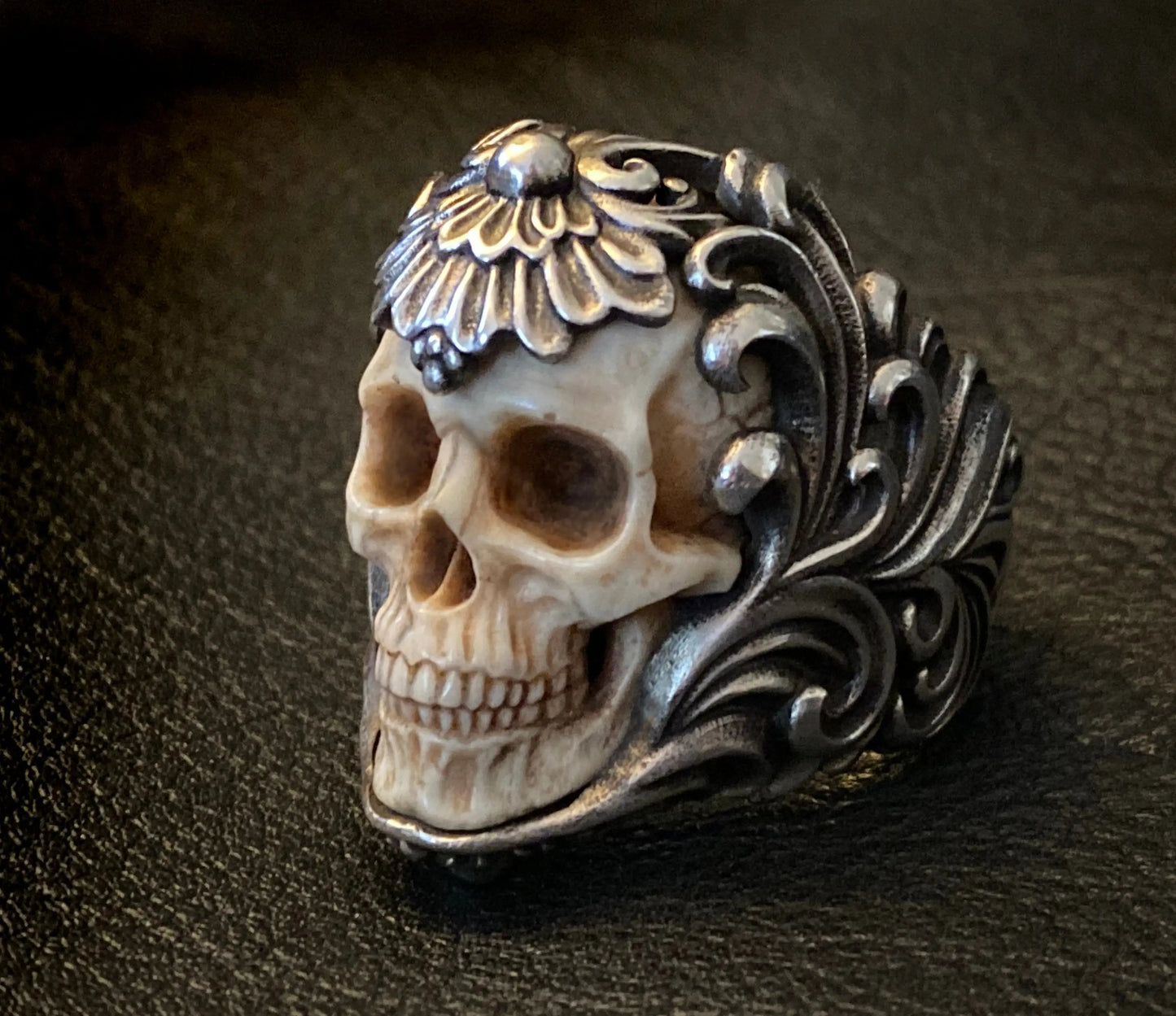 💀Vintage Polish Floral Armor Antler Skull Ring